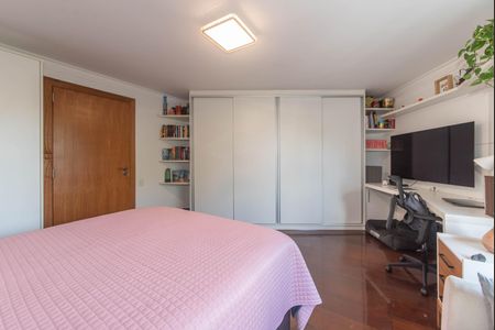 Apartamento à venda com 208m², 4 quartos e 2 vagasQuarto 1