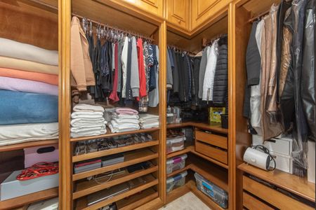 Apartamento à venda com 208m², 4 quartos e 2 vagasSuite - Closet