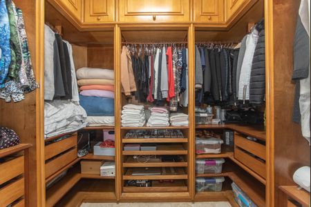 Apartamento à venda com 208m², 4 quartos e 2 vagasSuite - Closet