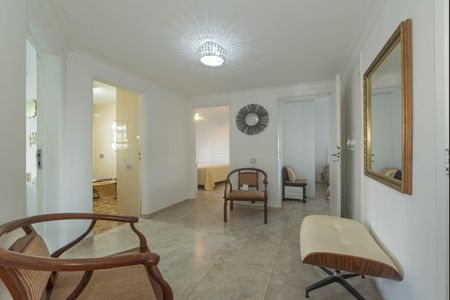 Apartamento à venda com 208m², 4 quartos e 2 vagasCorredor