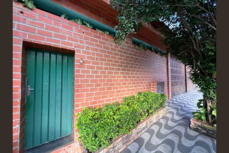 Casa para alugar com 460m², 3 quartos e 2 vagas Casa para alugar com 460m², 3 quartos e 2 vagasFachada