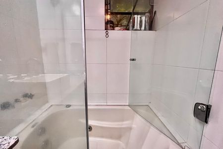 Apartamento à venda com 175m², 3 quartos e 2 vagas Apartamento à venda com 175m², 3 quartos e 2 vagasBanheiro da Suíte