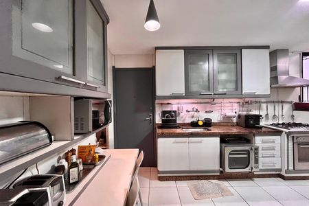 Apartamento à venda com 175m², 3 quartos e 2 vagas Apartamento à venda com 175m², 3 quartos e 2 vagasCozinha