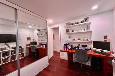 Apartamento à venda com 175m², 3 quartos e 2 vagas Apartamento à venda com 175m², 3 quartos e 2 vagasQuarto 1