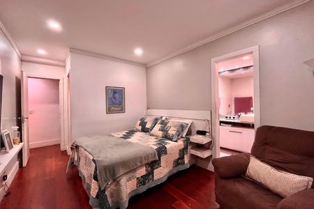 Apartamento à venda com 175m², 3 quartos e 2 vagas Apartamento à venda com 175m², 3 quartos e 2 vagasSuite