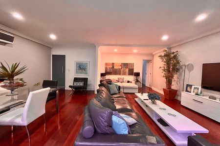 Apartamento à venda com 175m², 3 quartos e 2 vagas Apartamento à venda com 175m², 3 quartos e 2 vagasSala