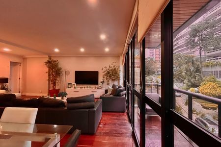 Apartamento à venda com 175m², 3 quartos e 2 vagas Apartamento à venda com 175m², 3 quartos e 2 vagasSala