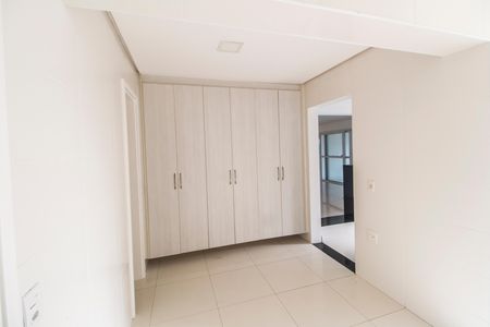 Apartamento para alugar com 176m², 4 quartos e 3 vagas Apartamento para alugar com 176m², 4 quartos e 3 vagasÁrea de Serviço
