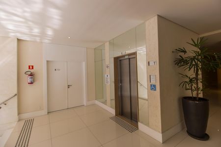 Apartamento para alugar com 176m², 4 quartos e 3 vagasHall social