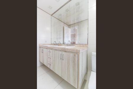 Apartamento para alugar com 176m², 4 quartos e 3 vagas Apartamento para alugar com 176m², 4 quartos e 3 vagasBanheiro da Suíte