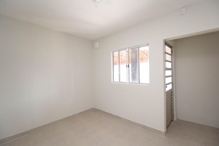 Sala de casa para alugar com 2 quartos, 136m² em Vila Bruna, São Paulo