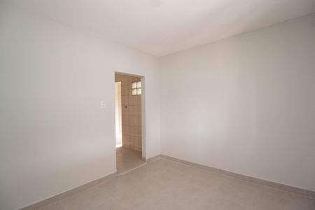 Sala de casa para alugar com 2 quartos, 136m² em Vila Bruna, São Paulo