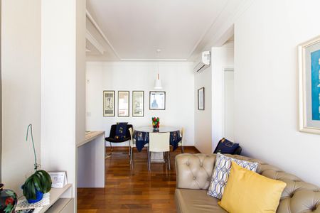 Apartamento à venda com 69m², 2 quartos e 2 vagasSala