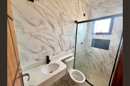 Casa à venda com 150m², 3 quartos e 2 vagasBanheiro da Suíte 1