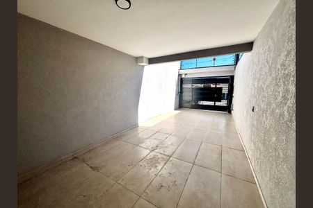 Casa à venda com 150m², 3 quartos e 2 vagasGaragem