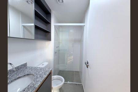 Banheiro de kitnet/studio para alugar com 1 quarto, 29m² em Mooca, São Paulo