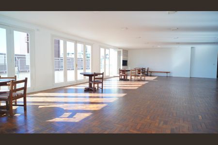 Apartamento para alugar com 190m², 3 quartos e 1 vaga Apartamento para alugar com 190m², 3 quartos e 1 vagaÁrea comum - Salão de festas