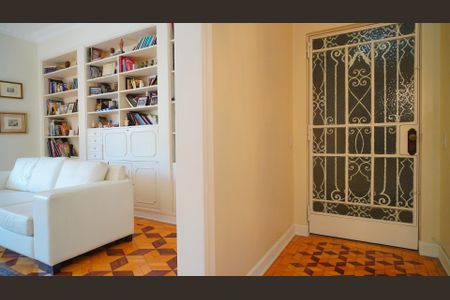 Apartamento para alugar com 190m², 3 quartos e 1 vaga Apartamento para alugar com 190m², 3 quartos e 1 vagaPorta entrada social
