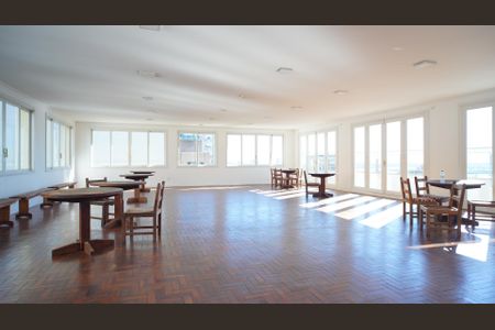 Apartamento para alugar com 190m², 3 quartos e 1 vaga Apartamento para alugar com 190m², 3 quartos e 1 vagaÁrea comum - Salão de festas