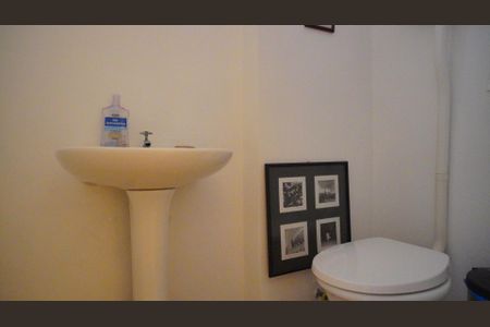 Apartamento para alugar com 190m², 3 quartos e 1 vaga Apartamento para alugar com 190m², 3 quartos e 1 vagaBanheiro 3 serviço