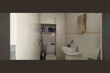 Apartamento à venda com 80m², 3 quartos e 2 vagas Apartamento à venda com 80m², 3 quartos e 2 vagasBanheiro