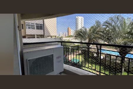 Apartamento à venda com 80m², 3 quartos e 2 vagas Apartamento à venda com 80m², 3 quartos e 2 vagasVaranda
