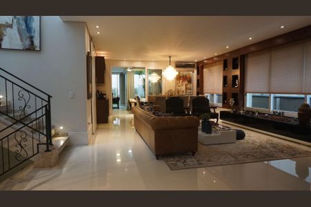 Casa à venda com 5 quartos, 577m² em Alphaville, Santana de Parnaíba