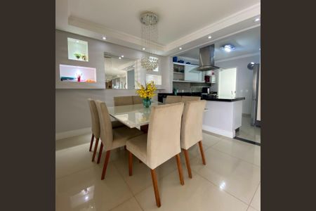 Casa à venda com 3 quartos, 272m² em Swiss Park, Campinas