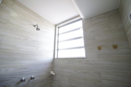 Casa para alugar com 164m², 4 quartos e 2 vagasBanheiro