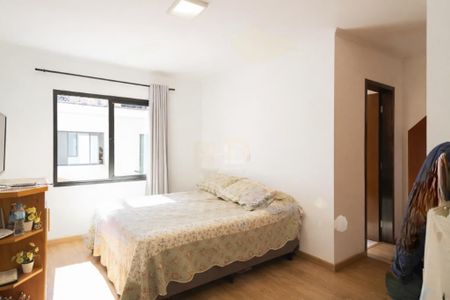 Casa à venda com 3 quartos, 223m² em Alves Dias, São Bernardo do Campo