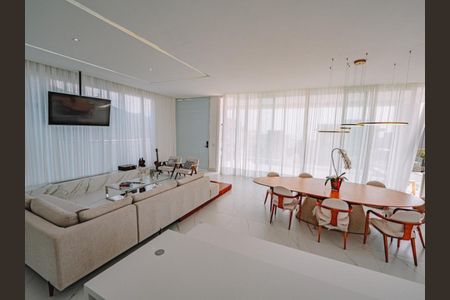 Casa à venda com 700m², 3 quartos e 7 vagas