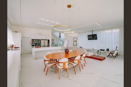 Casa à venda com 3 quartos, 700m² em Colinas da Anhanguera, Santana de Parnaíba