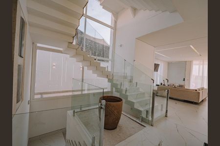 Casa à venda com 700m², 3 quartos e 7 vagas
