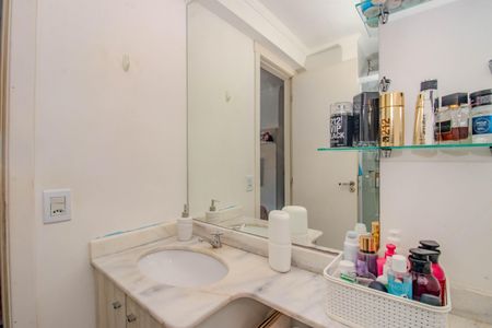 Apartamento à venda com 67m², 2 quartos e 1 vaga Apartamento à venda com 67m², 2 quartos e 1 vagaBanheiro da Suíte