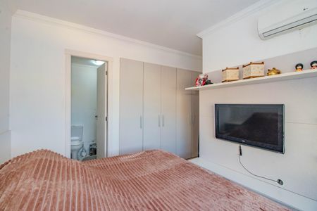 Suíte de apartamento à venda com 2 quartos, 67m² em Vila Ipiranga, Porto Alegre