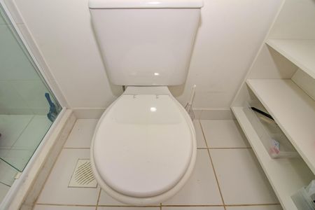 Apartamento à venda com 67m², 2 quartos e 1 vaga Apartamento à venda com 67m², 2 quartos e 1 vagaBanheiro Social
