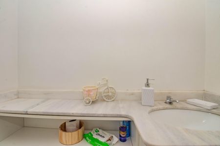 Apartamento à venda com 67m², 2 quartos e 1 vaga Apartamento à venda com 67m², 2 quartos e 1 vagaBanheiro Social