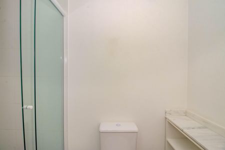 Apartamento à venda com 67m², 2 quartos e 1 vaga Apartamento à venda com 67m², 2 quartos e 1 vagaBanheiro Social