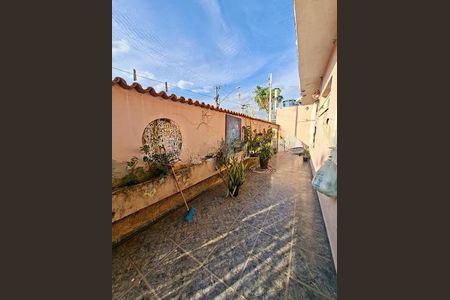 Casa à venda com 183m², 3 quartos e 2 vagas