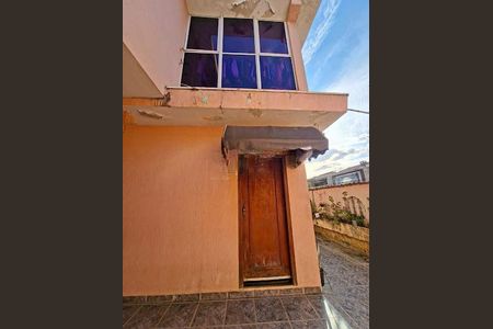 Casa à venda com 183m², 3 quartos e 2 vagas