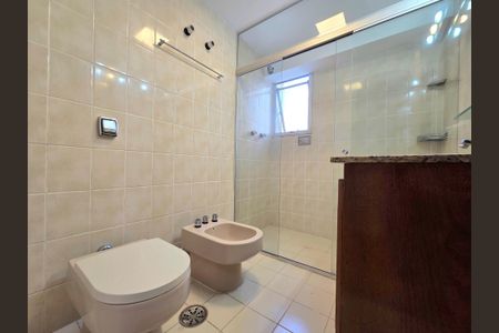 Apartamento à venda com 172m², 3 quartos e 2 vagasBanheiro Social