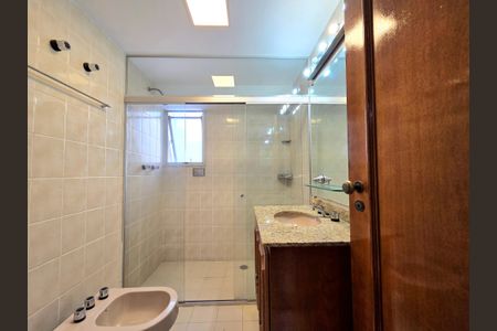 Apartamento à venda com 172m², 3 quartos e 2 vagasBanheiro Social