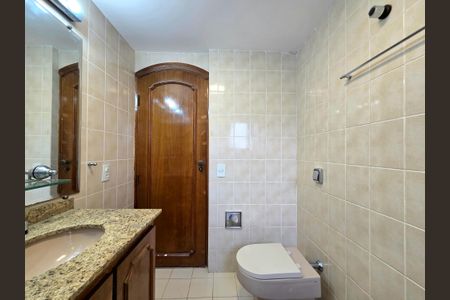 Apartamento à venda com 172m², 3 quartos e 2 vagasBanheiro Social