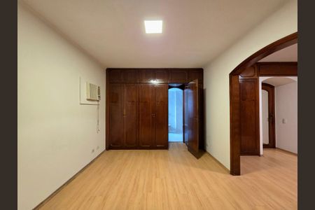 Apartamento à venda com 172m², 3 quartos e 2 vagasSuíte 