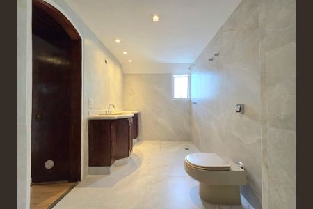 Apartamento à venda com 172m², 3 quartos e 2 vagasBanheiro da Suíte