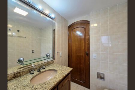 Apartamento à venda com 172m², 3 quartos e 2 vagasBanheiro Social