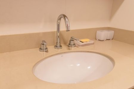 Apartamento à venda com 80m², 2 quartos e 2 vagasBanheiro da Suíte