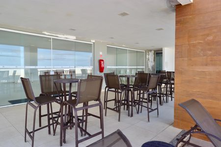Apartamento para alugar com 120m², 2 quartos e 2 vagas Apartamento para alugar com 120m², 2 quartos e 2 vagasÁrea comum - Piscina