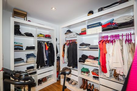 Apartamento à venda com 85m², 1 quarto e 2 vagasCloset da Suite