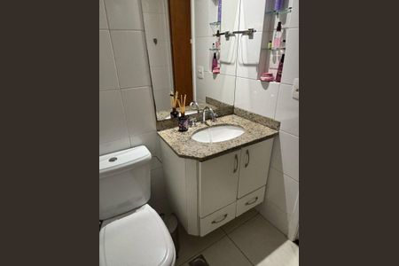 Apartamento à venda com 73m², 3 quartos e 2 vagasBanheiro 